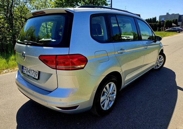 Volkswagen Touran cena 109000 przebieg: 61000, rok produkcji 2020 z Pabianice małe 529